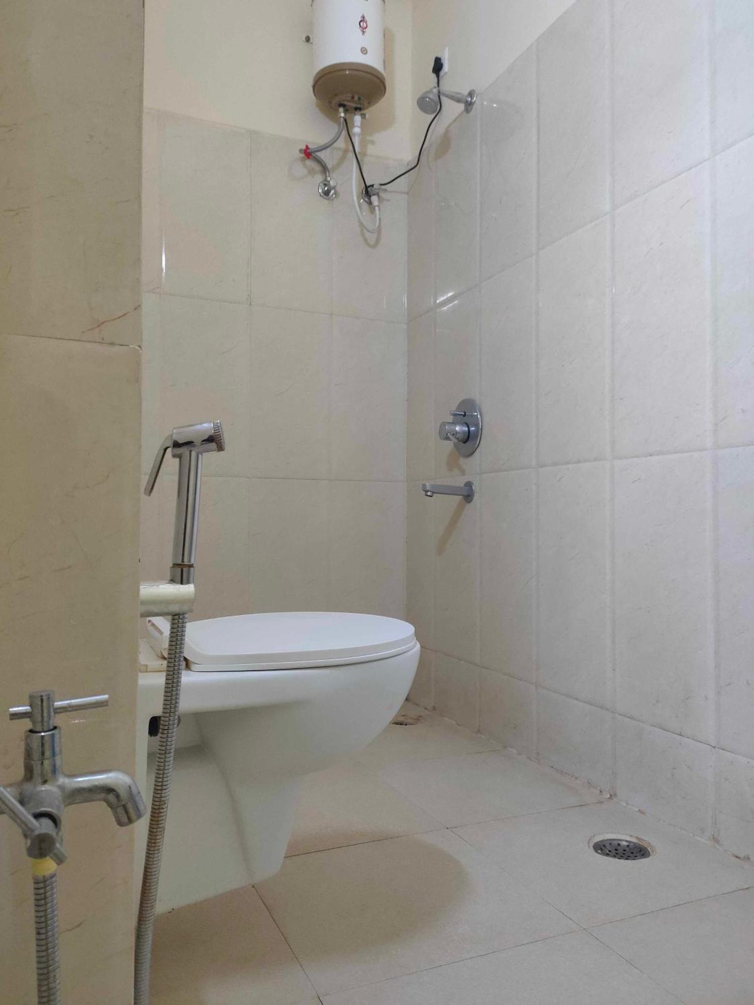 Hotel Mirana غاواهاتي المظهر الخارجي الصورة